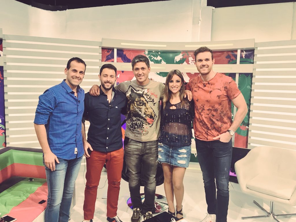 oscarbelo's tweet photo. Pasó otro @hachaytizatf con el gran Fabián Canobbio! Gracias @OrsobiancoS por las pilchas #LookOrso🐼 #VamosPorMas💪💪 @diegomiranda07
@nadiafumeiro @jptaibo27 https://t.co/C4OGgpfUpL