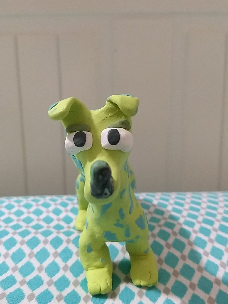 thatsmallkitten's tweet photo. I made this about a year ago and meant to send it in to Bad Unboxing. Needless to say I was too caught up in studying for finals to send it. Here's iDogggz. https://t.co/WFavXHivs6