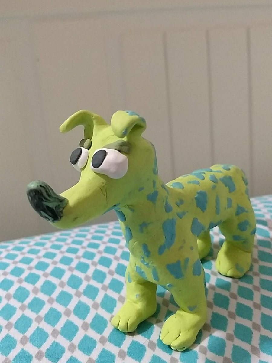 thatsmallkitten's tweet photo. I made this about a year ago and meant to send it in to Bad Unboxing. Needless to say I was too caught up in studying for finals to send it. Here's iDogggz. https://t.co/WFavXHivs6