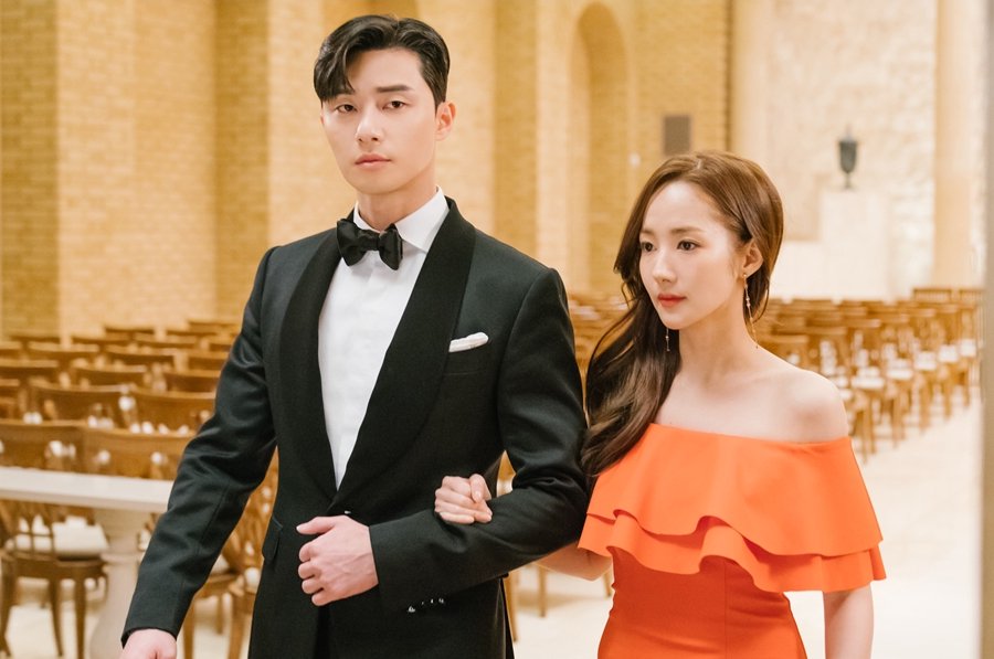 Phim tâm lý, tình cảm: Park Min Young trở thành thư ký của Park Seo Joon trong phim mới DdNGyx1V4AEpK5N