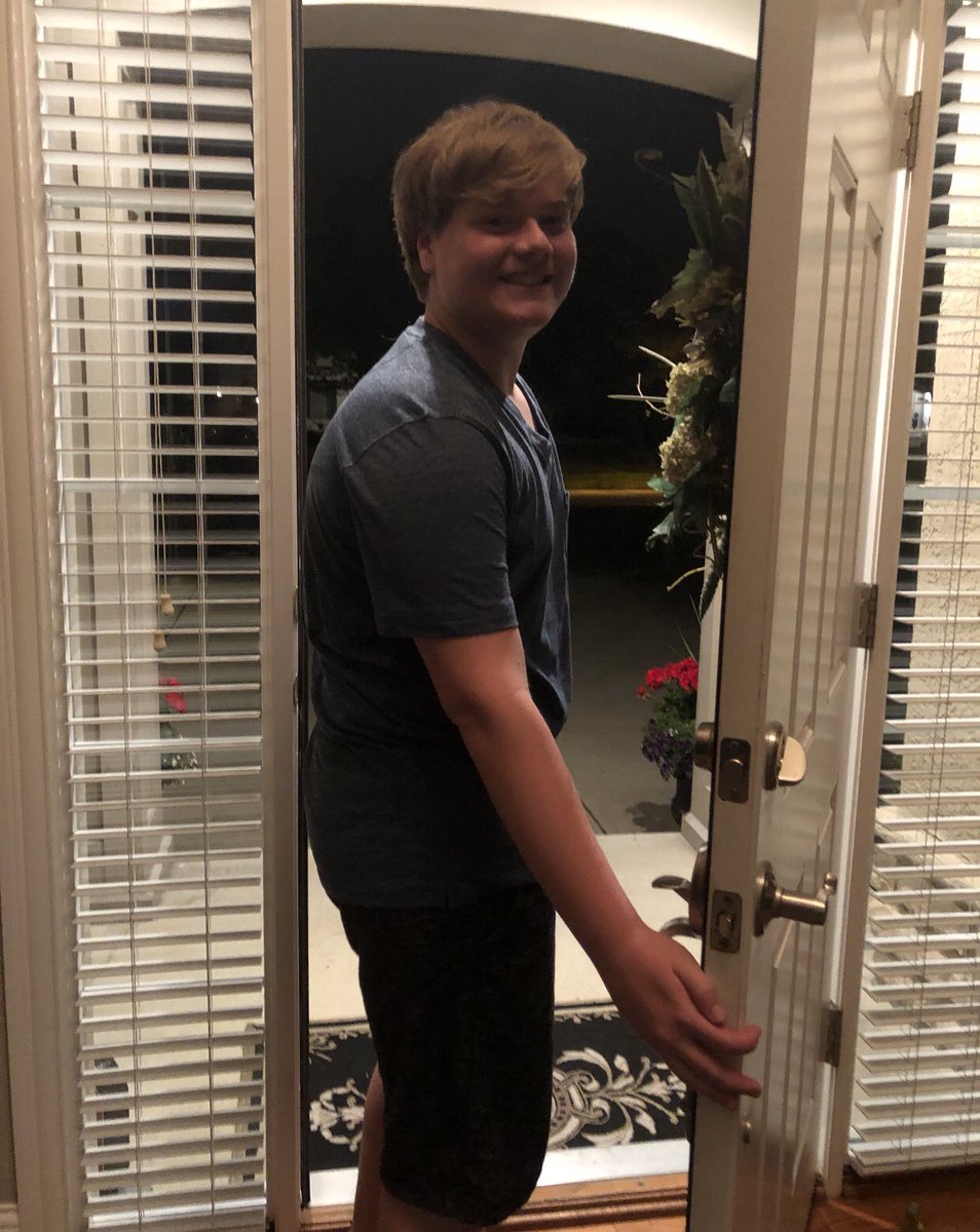 david4prez1's tweet photo. leaving the office after a hard day of preparing and getting ready to give his speech. 🦅🇺🇸 #david4prez #thursdaymay17th https://t.co/jOVeD4itMS