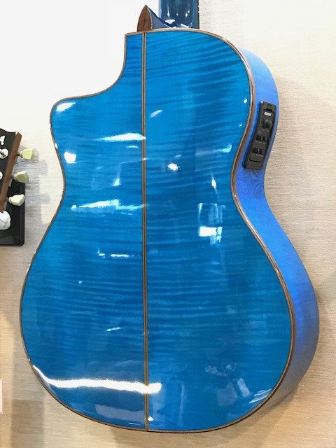 musicplant's tweet photo. 【つくば店】マルチネス���スカイブルーカラーの限定モデル登場！
ナット幅＆グリップをスリム化し、14フレットジョイントでハイポジも弾きやすくなった次世代エレガットギターです！
#Martinez #MP14 #MapleBlue #SkyBlue #マルチネス #エレガット #ガットギター
https://t.co/VwsEIM4QFV https://t.co/ccgioXlWN8