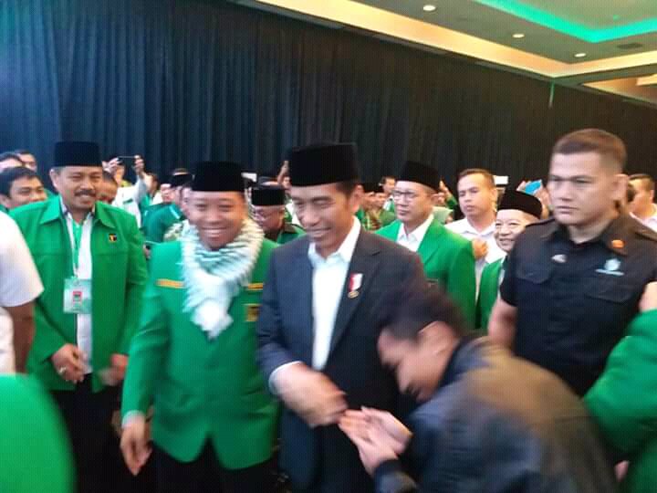 Daus0821's tweet photo. #P3Forjokowi
#Romahurmuziy https://t.co/RMtDBWcKvC