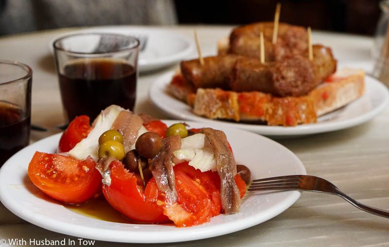 FoodDrinkDest's tweet photo. Looking for a great #Barcelona food tour? Check out @FoodLoversCo to learn loads about Barcelona and Spanish food! https://t.co/rGi24lztjC #sponsored #CatalunyaExperience #FoodTravel https://t.co/y4pCwRJgcV