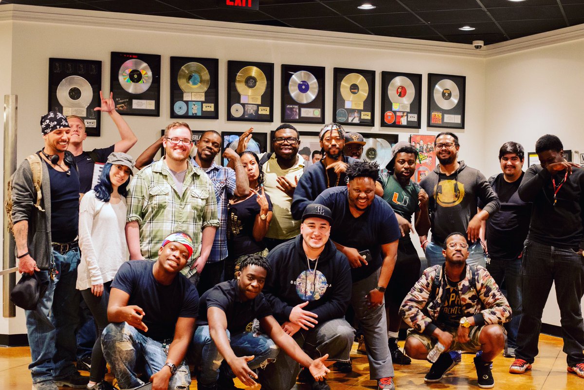shellobeatzwrld's tweet photo. Retweeted BeatStars (@BeatStars):

#BeatStarsMeetUpMiami was a huge success! 

Thank you to @SAEMiami for having us, and a special shout out to @NdroiDbeats + @ShelloBeatz for holding us down 💪🏽💪🏽 https://t.co/bjXh11sm6x