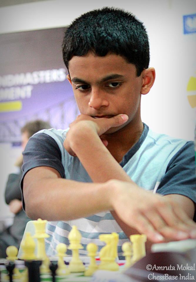 ChessbaseIndia's tweet image. Prodigious @NihalSarin will be looking to achieve his third GM norm at the Kolkata GM International Open 2018.

Photo: @amrutamokal 

Round 1 report: chessbase.in/news/Kolkata_c…