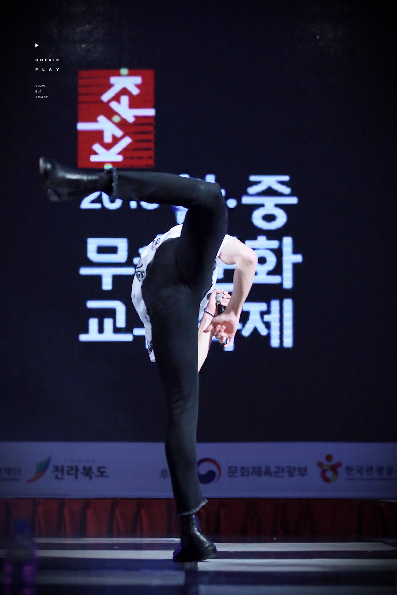 pangbap09's tweet image. แอบหื่นอีกหล่ะ แข็งแกร่งกว่าอาร์มี่ ก็กางเกงจองกุกนี่แหละ ทำไมไม่ขาดดดดด 🙈🙈🙈 @BTS_twt #iVoteBTSBBMAs