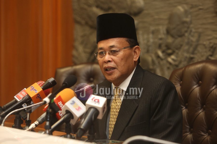 State Excos List Presented To Sultan jauhar.my/state-excos-li…