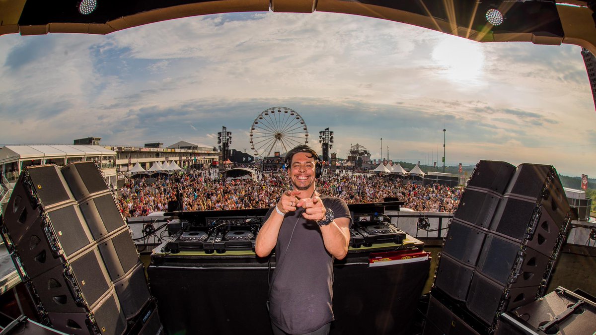 pachamacau's tweet photo. With over 1 million fans on Facebook and 100k on Instagram, Thomas Gold has been to all: Ultra Music Festival, Tomorrowland, Coachella, EDC Las Vegas. Now, he's headed to the biggest club brand in the World right here in Macau: Pacha🍒 🇲🇴

🎟: https://t.co/NosxNBofsD https://t.co/YLqbshvJSP