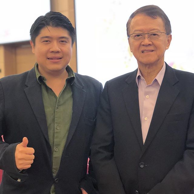 spinzer's tweet photo. Got a few words out to Tan Sri Jeffrey Cheah on what I’m doing at @socialgrooves and @adaptproptech, and mentioned sustainability and social good is inherent in the work my team and I do. Told him he’s an inspiration to us entrepreneurs. He didn’t say mu… https://t.co/BH5v30PGU0 https://t.co/YT5Ghkb9HN