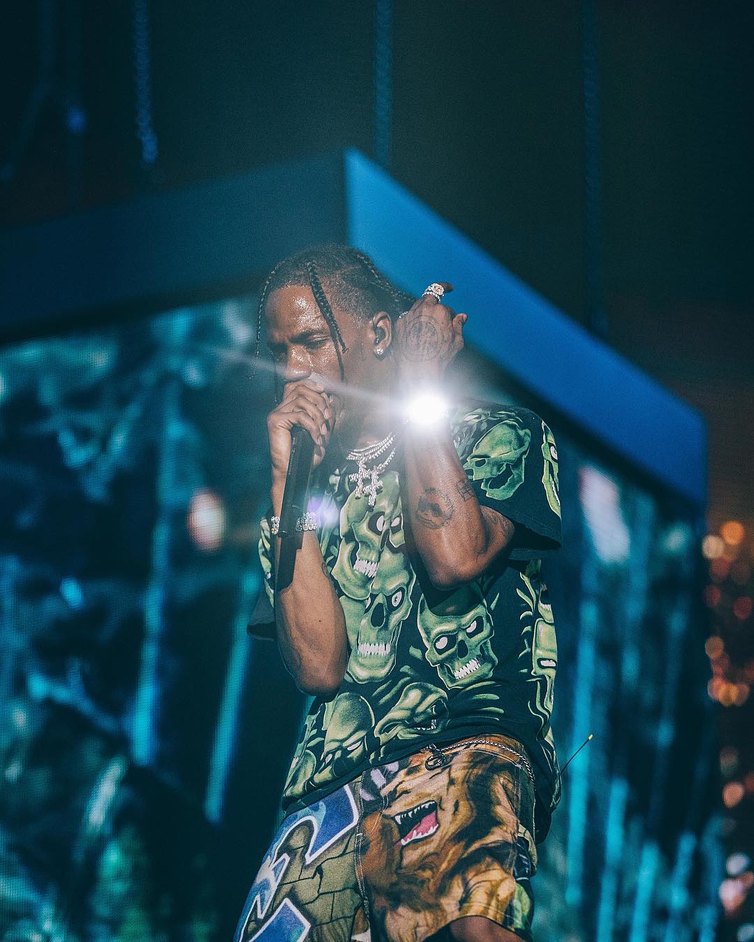 travis scott skull pile