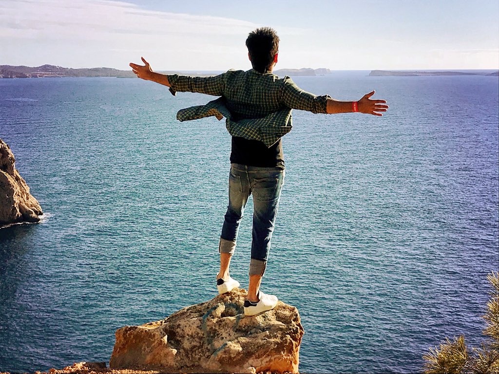 RamFansRockz's tweet photo. #HBDLovelyRamPothineni
#HappyBirthdayRAPO
#HGPKFirstLook
#HelloGuruPremaKosame
HAPPY BIRTHDAY ENERGETIC STAR RAM POTHINENI Annaya @ramsayz https://t.co/V9pS1tWaCb