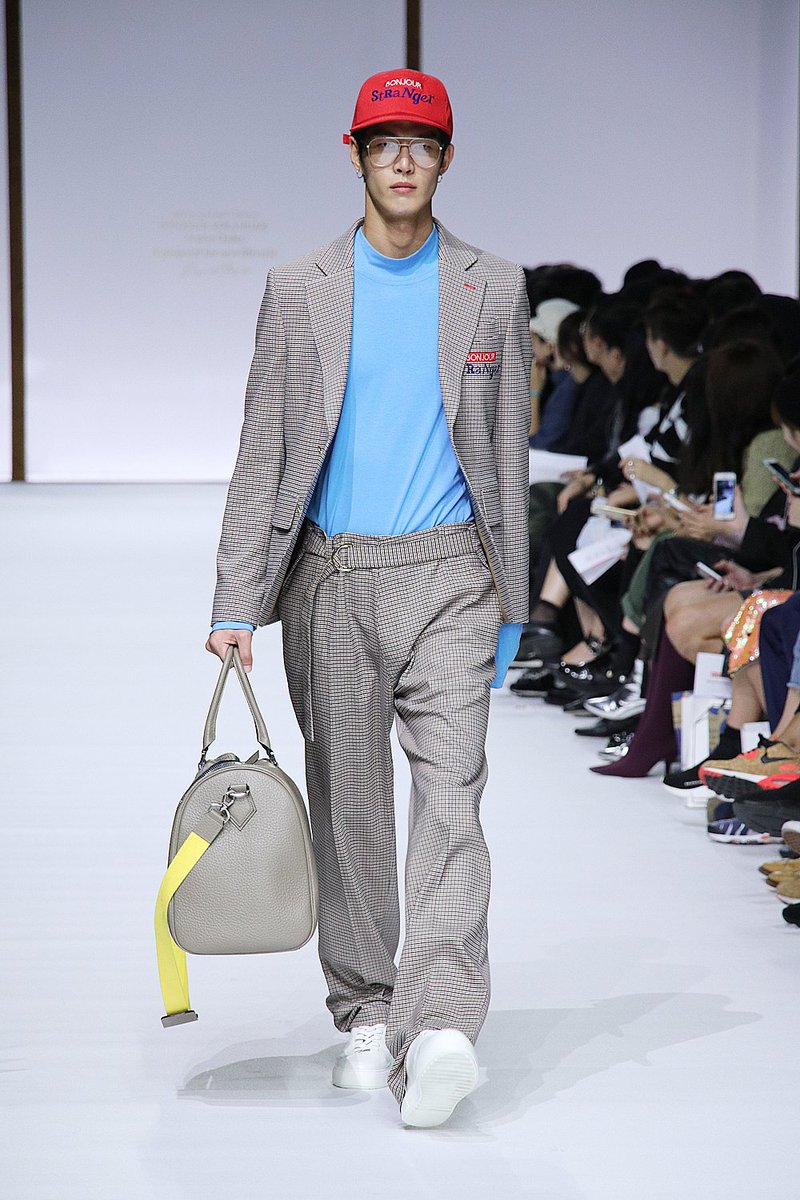 Klg No Twitter 韓国デザイナーズブランド紹介 Beyond Closet ビヨンド クローゼット 犬のイラストをモチーフにした I Love Pet シリーズが人気 Shineeのステージ衣装を手掛けた事もある人気ブランド 韓国デザイナーズ ブランドまとめ T Co Klg No Twitter 韓国デザイナーズブランド紹介 Beyond Closet ビヨンド クローゼット 犬のイラストをモチーフにした I Love Pet シリーズが人気 Shineeのステージ衣装を手掛けた事もある人気ブランド 韓国デザイナーズ ブランドまとめ T Co