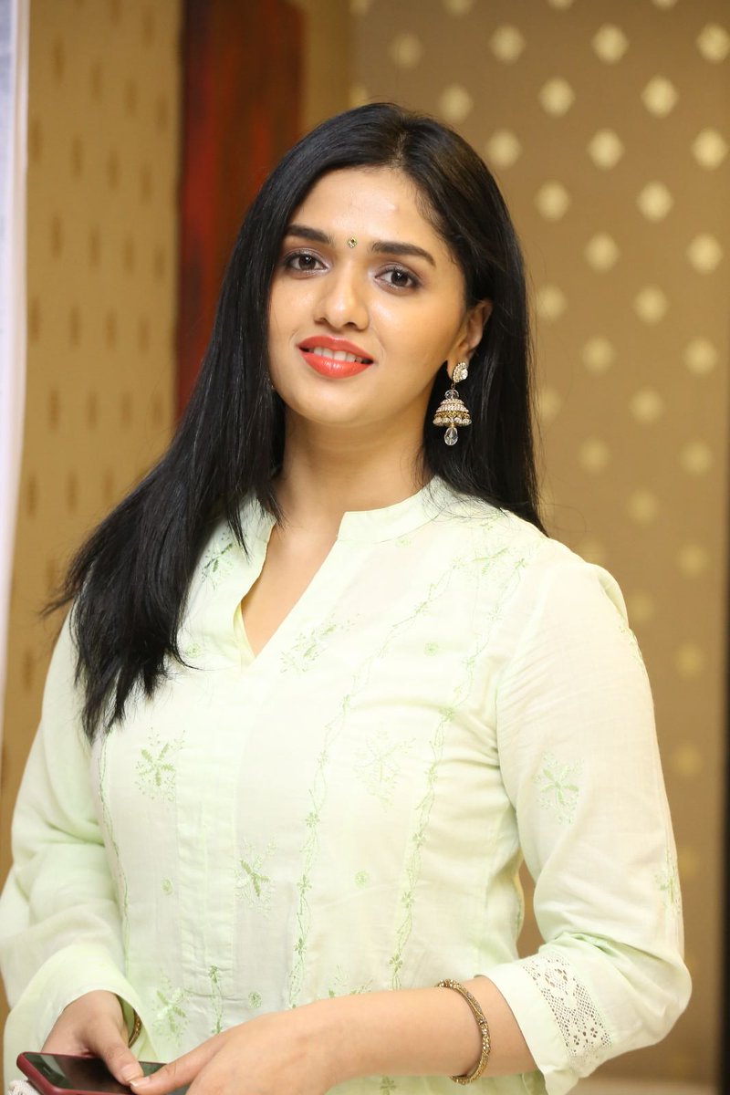 nettv4umalayala's tweet photo. Actress Sunaina Cute Images
More Images: https://t.co/RCoAXj6dcp
#Sunaina #SunainaFans https://t.co/5coSvnu4HC