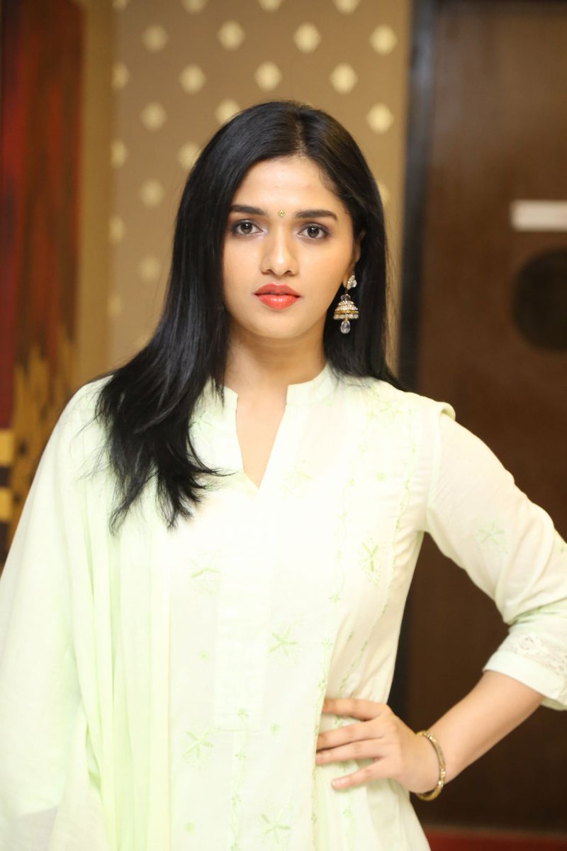 nettv4umalayala's tweet photo. Actress Sunaina Cute Images
More Images: https://t.co/RCoAXj6dcp
#Sunaina #SunainaFans https://t.co/5coSvnu4HC