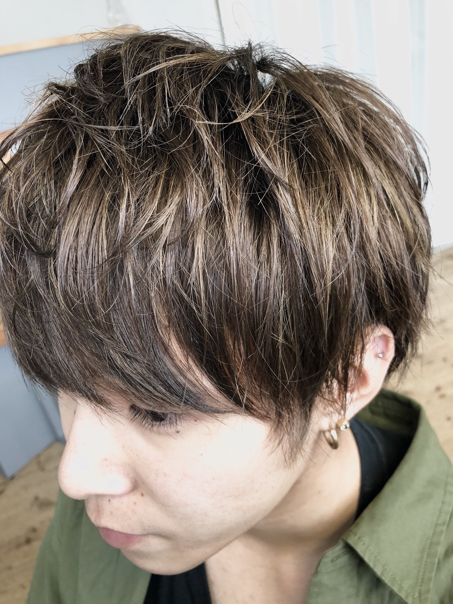 Nakashima Hanako メンズカラー ハイライトを全体的に細めにいれました ベースはアッシュグレー系に メンズ メンズカラー メッシュ アッシュ グレー 鳥取美容室 T Co Ormgetutek Twitter