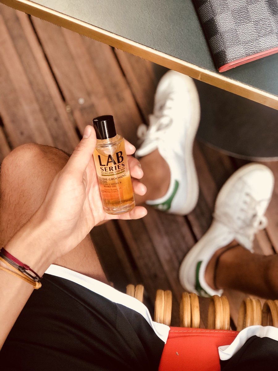 reead's tweet photo. 🇺🇸 shower taken, it's time to trim my beard! I use the shaving oil 3 in 1 from @LabSeries 😍
#menstyle #mengrooming #thelabseries #estee #menablogger #bloghomme #rasage #soinsvisage #menwithstyle https://t.co/wdY9cL9SmZ