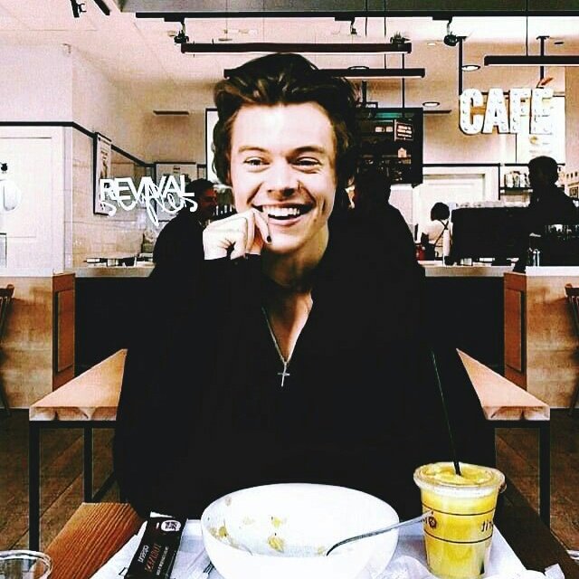 greatestyasis's tweet photo. #NewProfilePic o Chandler teve um ótimo date ontem 👀 https://t.co/SQLmZQbRa1