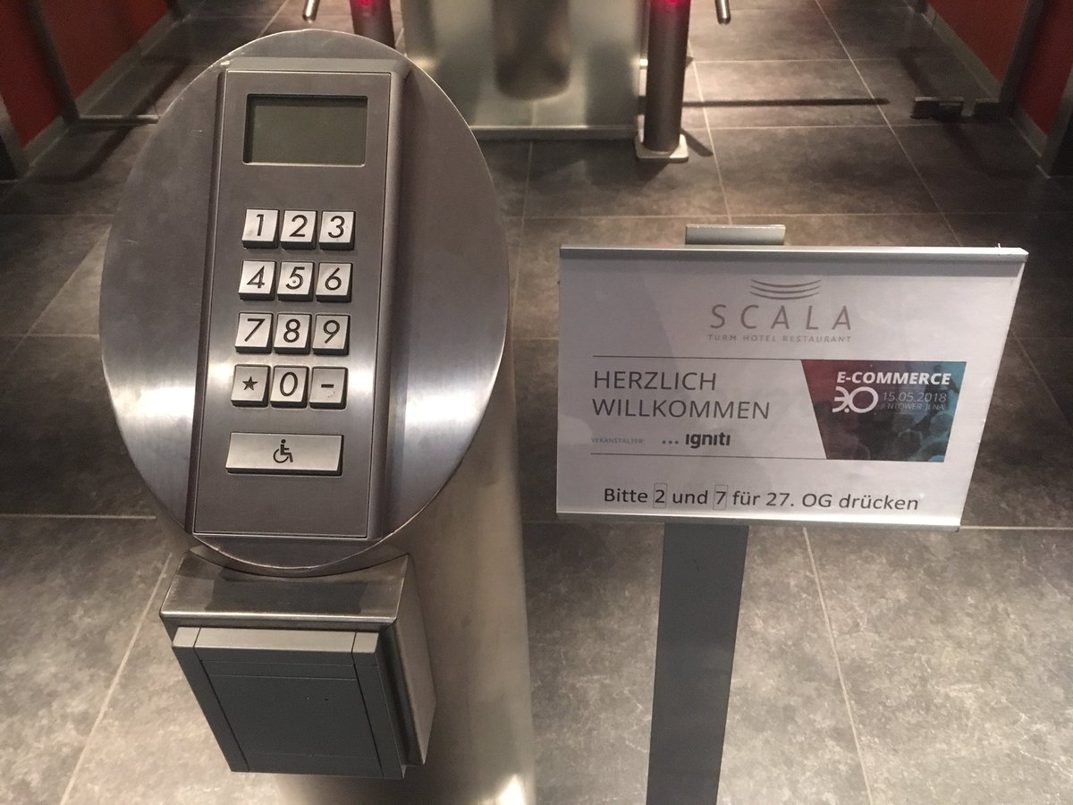 herrslehmann's tweet photo. Der Countdown läuft zum E-Commerce 3.0 Event der #igniti #ecomjentower18 https://t.co/VCGXIMRZw8