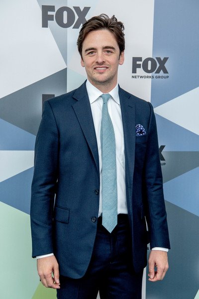 TeamPiazza's tweet photo. Ladies and gents, Vincent Piazza 😍 Sooo happy we're being blessed by new content 🙏 #ThePassage https://t.co/erI43lThyS