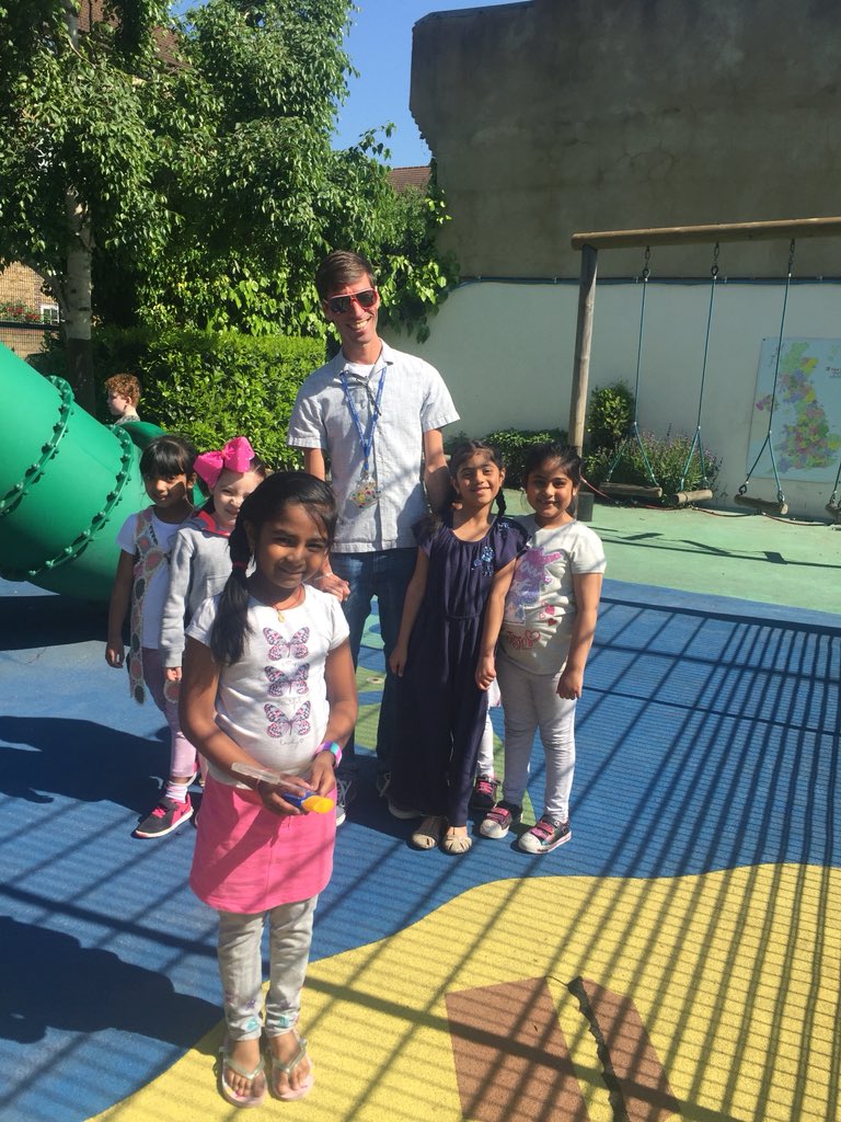 HarbingerSch's tweet photo. A #HappySunnyDay in the Harbinger playground #teachers #GettingDownWithTheKids #snacks #healthyschool ๐ https://t.co/beAlUs0mid