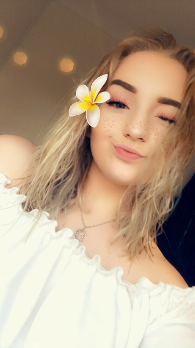 hollands_hoe's tweet photo. Happy Tuesday my lovelies💙
#TueadaySelfie 
@EthanDolan 
@GraysonDolan https://t.co/W4I2T5IdY1