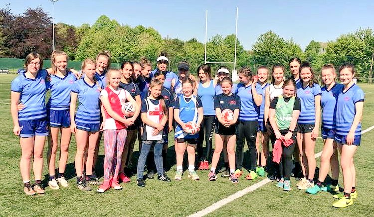 MohawksTouch's tweet image. So excited that we have a growing number of ladies training with us now from youngsters giving touch rugby a go to Mums who haven’t played sport since school - and all loving it! You go girls 🙌 #O2TouchForAll #O2Touch #ThisGirlCan 💪 🏉 🏃🏽‍♀️