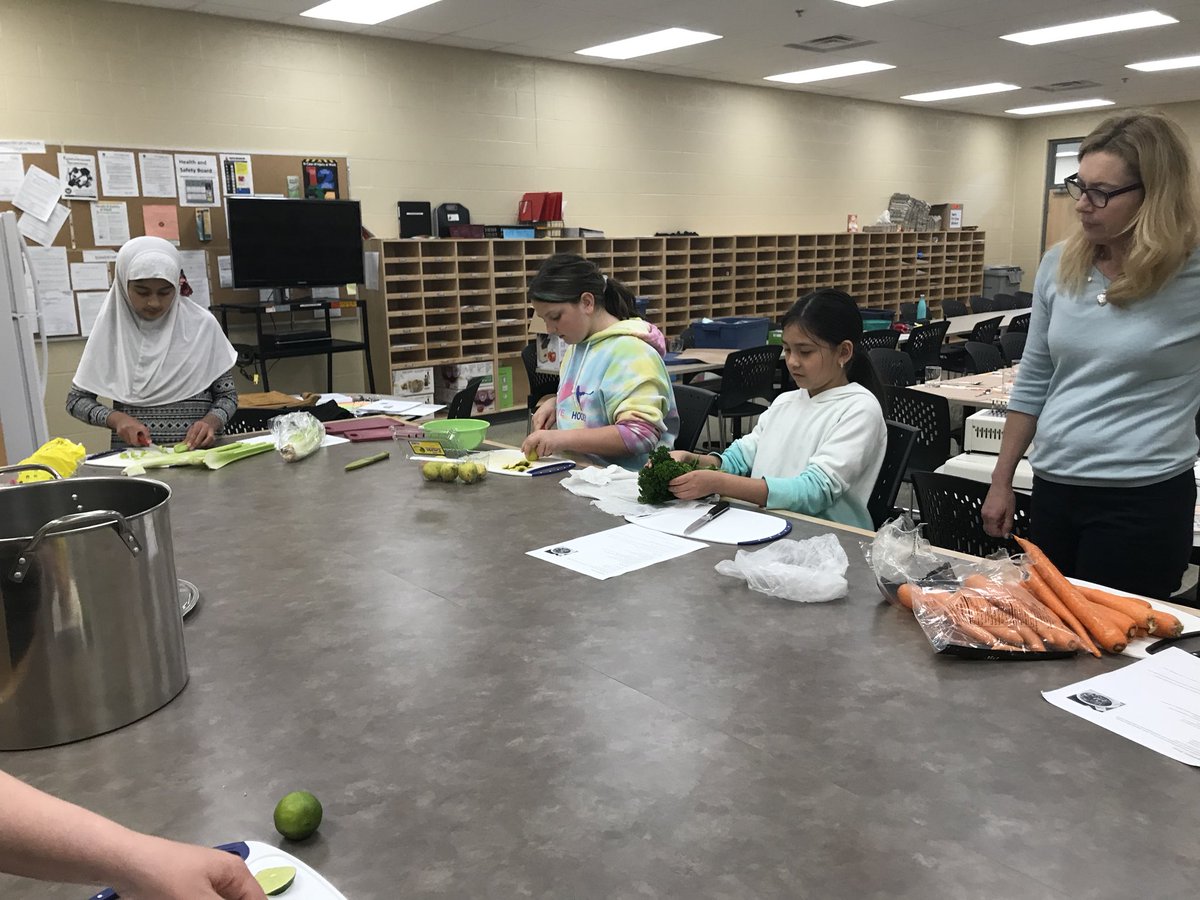 TVACookingClub's tweet photo. Chopping and cutting our ingredients for a vegetable soup. Guava was our fruit of the week. https://t.co/HffHfFVXkq