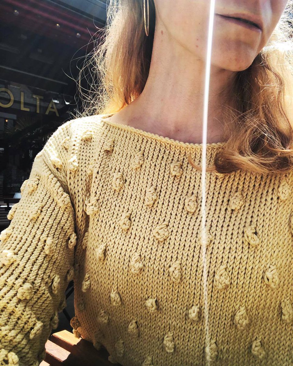 Sabrina sweater def makes our mornings better ☀
#sunshine

📷: samedi__soir
knitting kit: weareknitters.me/Sabrina-sweater
