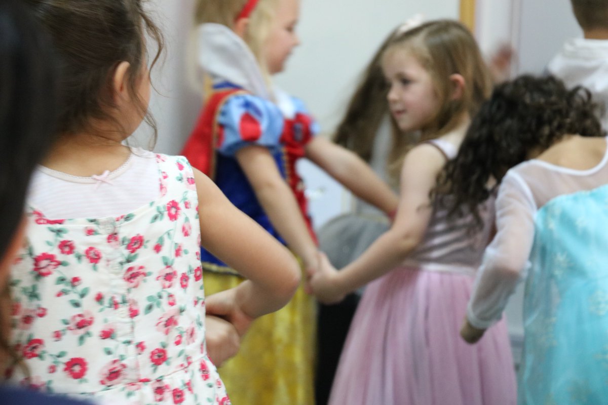 HorizonDubaiUAE's tweet photo. HES foundation @Horizon_FS1 has caught the Royal wedding bug! A great day of celebrations, chivalry and even a royal first dance!  We wish all the best for your special day your highness @HRHHenryWindsor https://t.co/9xBWohdCH1