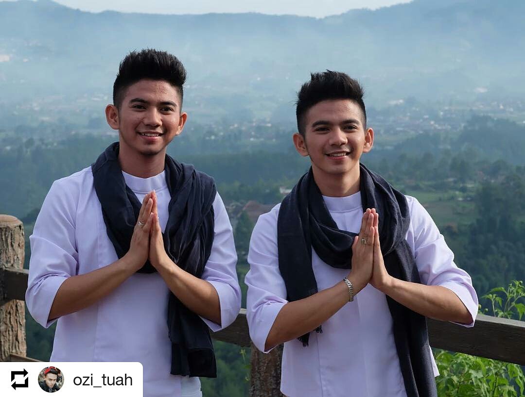 #RizkiRidhoDiLIDA2018
RAMADHAN TELAH TIBA
Mohin maaf lahir batin ya guys
<a href="/DA2_Rizki/">Rizki 2{R} Real</a> <a href="/DA2_Ridho/">Ridho 2{R}</a> 
#RizkiRidhoDiLIDA2018