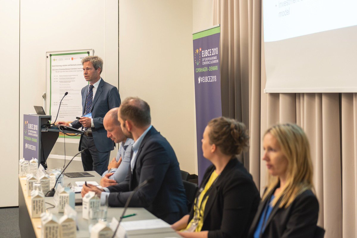 MichPersson's tweet image. Fuldt hus til @EUBCE side event om danske bioenergiløsninger igår i Bella. Tak til medarrangører @stateofgreendk @CopenhagenIPA @InvestinDenmark @inbiom og indlægsholdere @Energistyr EUDP @Electrochaea B&amp;amp;WVolund, BWSC, Focus Bioenergy, @FORCEtechDK @DallEnergy @NGFNatureEnergy
