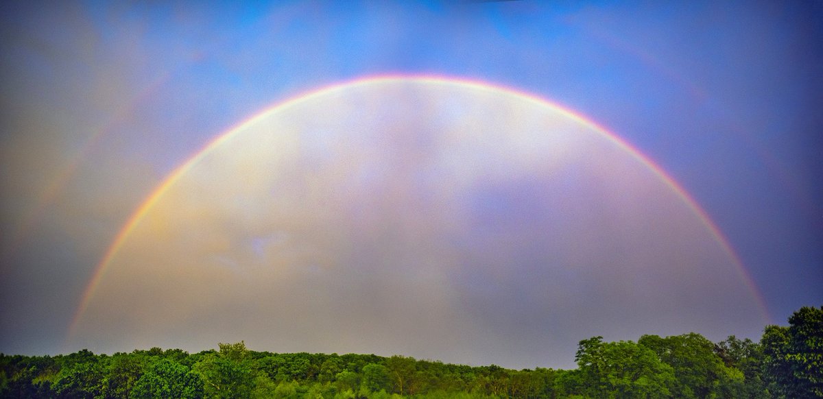 evanmichio's tweet photo. Rise n shine #VAlove #wusa9weather (double exposure composite) #rainbowgram https://t.co/bjZxz5vwOz