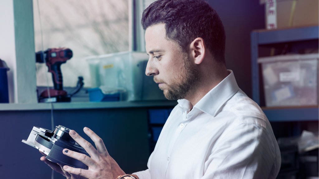 Laurence Kemball- Cook saw a need for more alternative energy solutions, and found his inspiration in one of the UK's busiest railway stations. Learn more here: cnn.it/2u1jigP <a href="/LexusUK/">Lexus UK</a> #Lexus #ExperienceAmazing #Luxury #Craftsmanship #Dedication #Perfection #AD