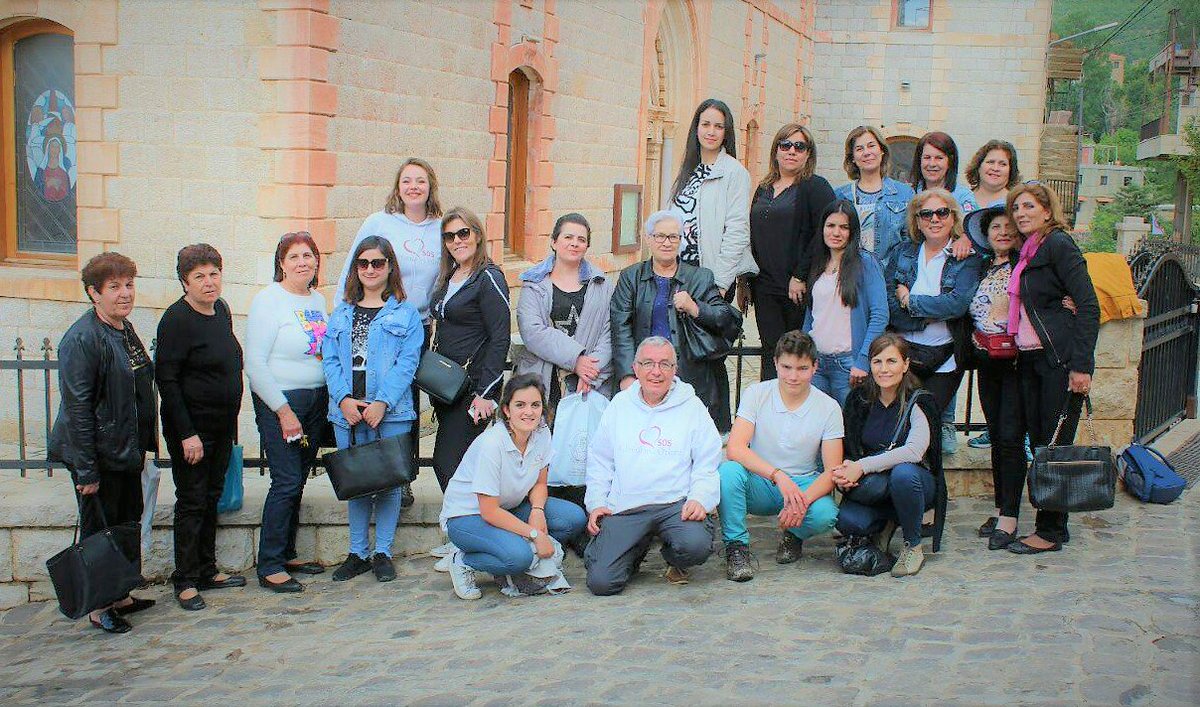 SOSCdOrient's tweet photo. 🇱🇧💁 ‍#Liban - Souvenirs d'une journée d' #excursion dans la #Qadisha pour récompenser les #femmes du cours de #français. Journée organisée par le #CLAC de #Qaa en partenariat avec #SOSCDO ! https://t.co/RwmCLVH9C1