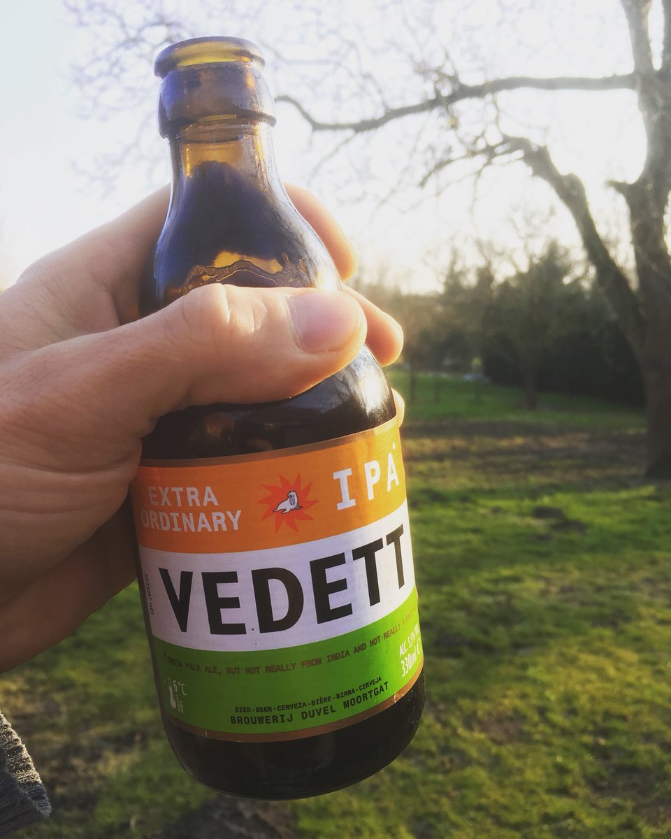 gummibierchen's tweet photo. #Sonnenschein am Morgen mit @vedett #Indiapaleale, einem #extraordinaryIPA🍺 #vedettextra #craftbeerporn #craftbeernotcrapbeer #craftbeerlife #craftbeerlover #beergasm #beertastic #beernerd #beergeek #beerporn #beersnob #beerinmyhand #bierinderhand #morningbeer #morgenbier #beers https://t.co/6jJ76oB9tI