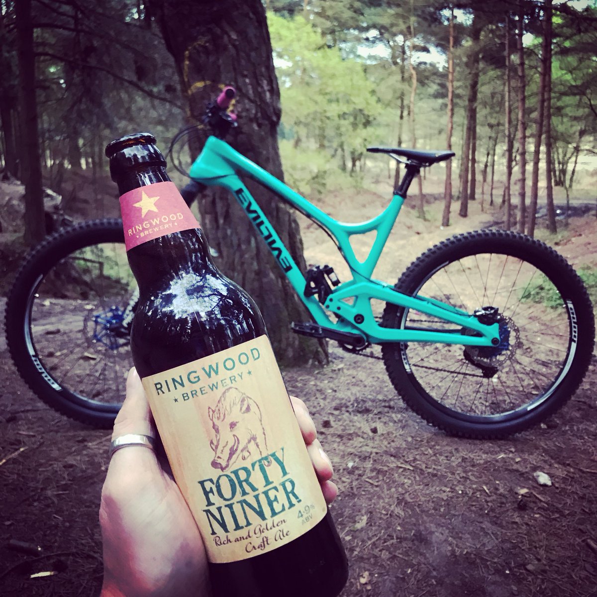 TwoPintsBrave's tweet image. Off for a Purbecks ride tonight followed by a pint (or two) of our favourite @RingwoodBrewery ale 🍻