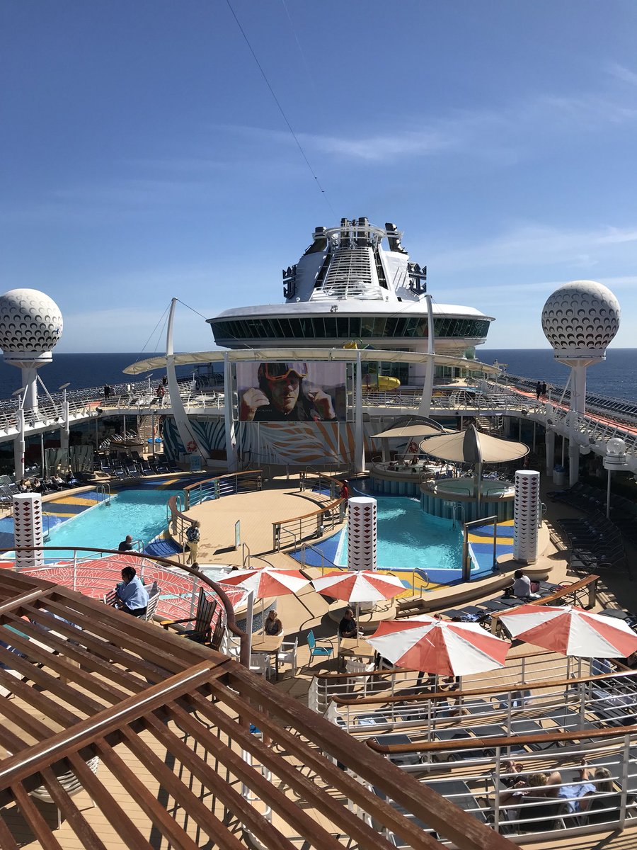 Ourhouse57a's tweet photo. What an awesome 48 hours on independence of the seas. Thank you #getmeonindy @MyRoyalUK @theRCLblog @RoyalCaribbean The ship is amazing canβt wait to sell this to my customers and also get back on π’π https://t.co/5QbEiD0j0g