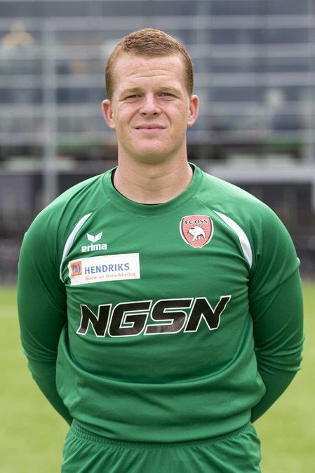 pascal_ros's tweet photo. Zondag 20 mei, #penaltybokaal @vvmaarssen met #RonaldKoemanJR kom jij ook mee @RonaldKoeman ? ⚫️⚪️👊🏻 https://t.co/BhMmY8iwdo
