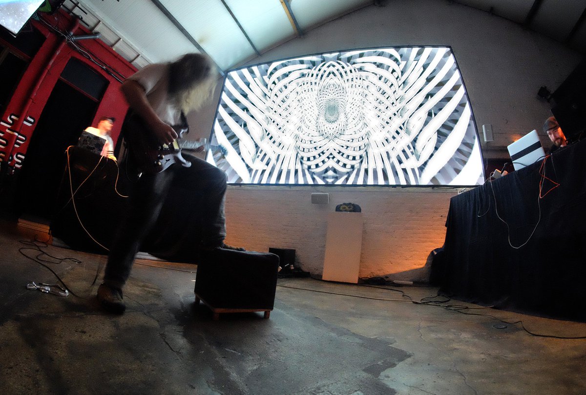 MachineSauvage's tweet photo. ◅ SAUVAGE MERCI ▻

La 2ème édition du #LilleVJfest se termine. MERCI à vous de faire de ce festival ce qu'il est, un moment de rencontre &amp; de partage entre artistes confirmés &amp; amateurs d'art audiovisuel et une authentique scène ouverte et de découverte de la culture #VJ

❤ https://t.co/mftRKTem2N