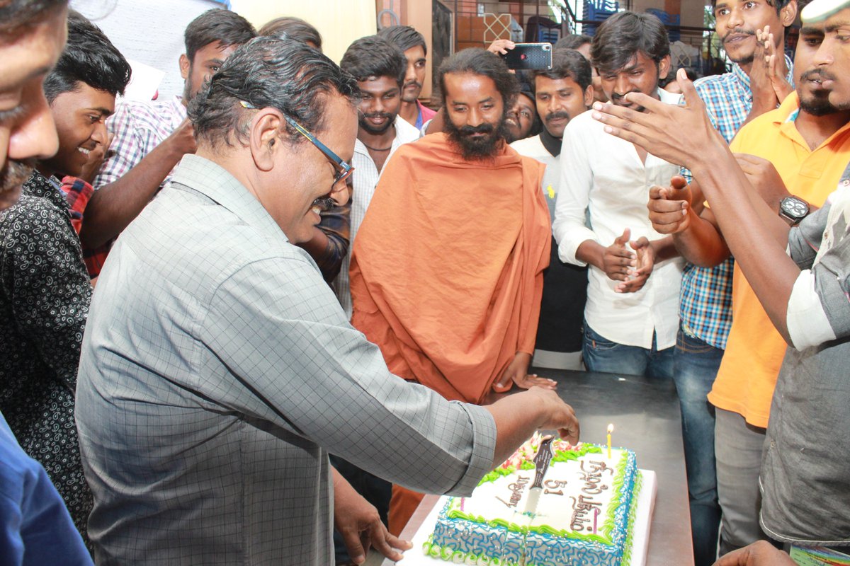 nizhalarasu's tweet photo. நிழல் -பதியம் ,தொலைநோக்கு படைப்பகம் இணைந்து நடத்திய 51-வது குறும்படபயிற்சிப்பட்டறை ,மதுரையில் வெற்றிகரமானமுறையில் நடந்து முடிந்தது , https://t.co/15zvR1loqS