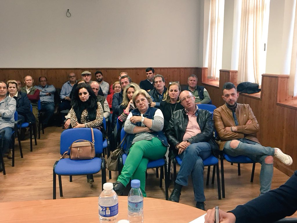 PPopularCC's tweet photo. El Presidente Provincial del PP de Cáceres, Laureano León, preside la reunión de los Populares en la Comarca de Montánchez. ¡Seguimos trabajando por la provincia de Cáceres! https://t.co/b1tm63qIPZ