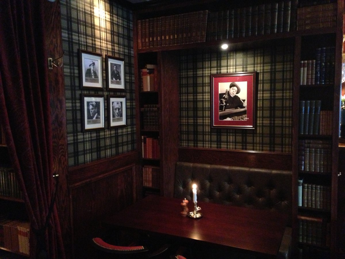 mrinredning's tweet photo. Köp kvalitets #restaurangmöbler: #soffor, #stolar, #bord och m.m. 
En liten sneak peak på ett av våra inredningsprojekt - Churchil Arms i Uppsala.  Väldigt trendig engelsk pub i Uppsala med fina inredningsdetaljer och materialval - ett måste när du är i närheten. https://t.co/LDEkRg9aJU