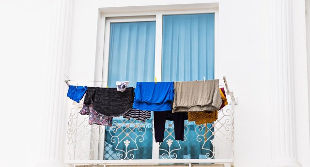 [#VRAI ou #FAUX ❓] Un règlement de #copropriété peut vous interdire d’étendre du linge sur votre #balcon.