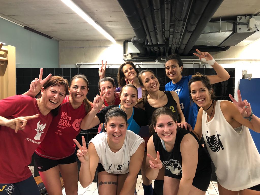 Asfevolei's tweet photo. El nostre sènior A puja a 2a catalana a falta d'1 jornada després d'una gran temporada amb només 1 derrota! @Asfevolei @VoleiCatala https://t.co/BJjVZg3kJW