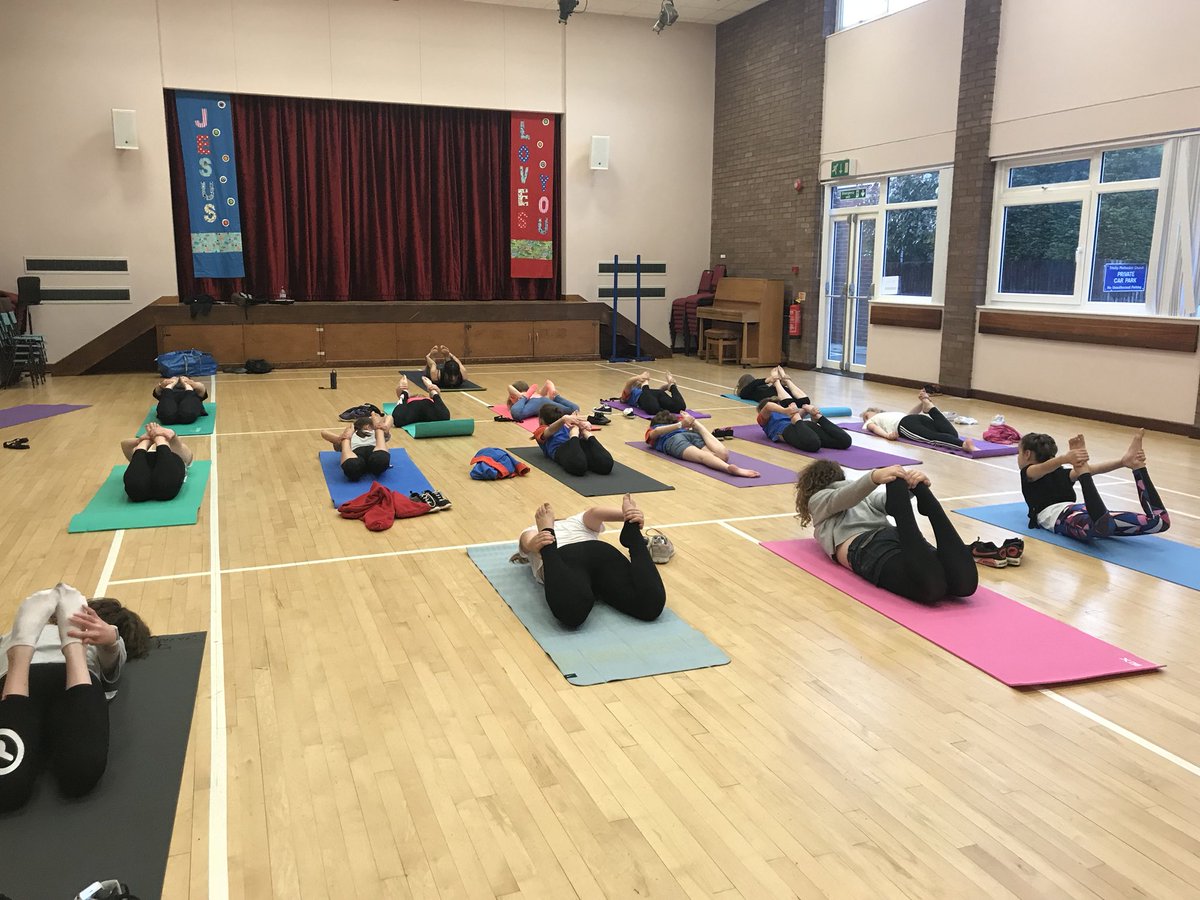 WokingTownGG's tweet photo. It’s exam week, take some time out to relax, 8th Woking Guides had a yoga session to help this week! #exams #ThisGirlCan #relax @GGSurreyWest @Guiding_LaSER @GGWokingEast @Girlguiding https://t.co/zZzv2bc3yA