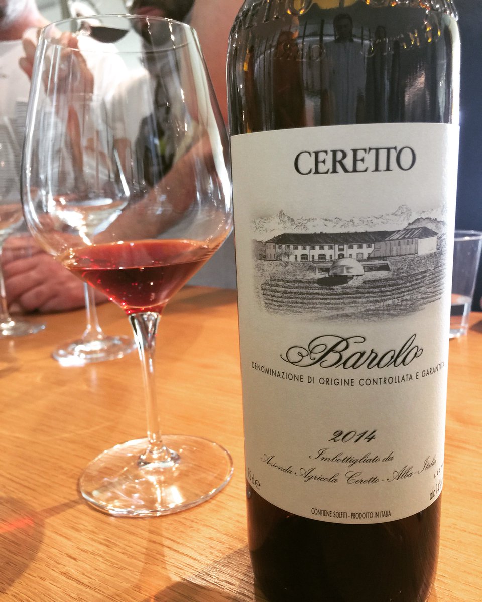 Barolo tasting🍷 The best DOCG in Piemonte! 🔝 
.
.
#like #follow #share #comment #subscribe #wine #winelover #winetasting #winelovers #wines #winery #tasting #barolo #barolowine #travel #travelblogger #travelholic #travelphotography #wineblog #wineblogger #blog #blogger #italy