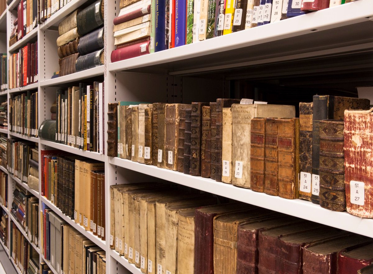 Stadsarchief Delft is op zoek naar een ervaren bibliothecaris om de bibliotheekcollectie beter toegankelijk te maken. Bekijk hier de vacature: bit.ly/2wG5VUt (Foto door Marco Zwinkels) #archief #delft #vacature #bibliothecaris