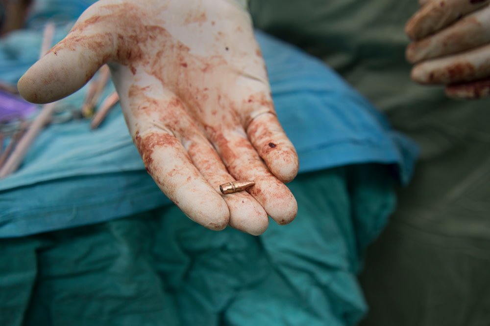 MSF_Espana's tweet image. Gaza: la situación en Palestina es inaceptable e inhumana. Hay al menos 55 muertos y 2.271 heridos, incluidos 1.359 por munición real. Son cifras abrumadoras. Es insoportable ver a tantas personas desarmadas recibiendo disparos en tan poco tiempo. a.msf.es/2IILdrO