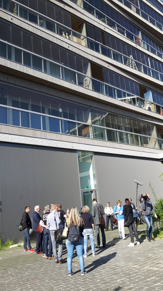 Met de jury op bezoek bij <a href="/ProjectPatch22/">Patch22</a> in <a href="/AmsterdamNL/">Gemeente Amsterdam</a> waar @TomFrantzen en Claus Oussoren ons over hun opdrachtgeverschap vertellen.

#GP18
<a href="/GoudenPiramide/">Gouden Piramide</a> 
<a href="/RijksBM/">Rijksbouwmeester</a>